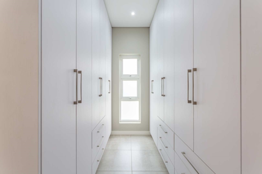 5 Bedroom Property for Sale in Val De Vie Estate Western Cape